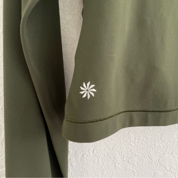 Athleta Transcend Wrap Top Large Green Athleisure Work Out Exercise Casual Yoga - Picture 5 of 12